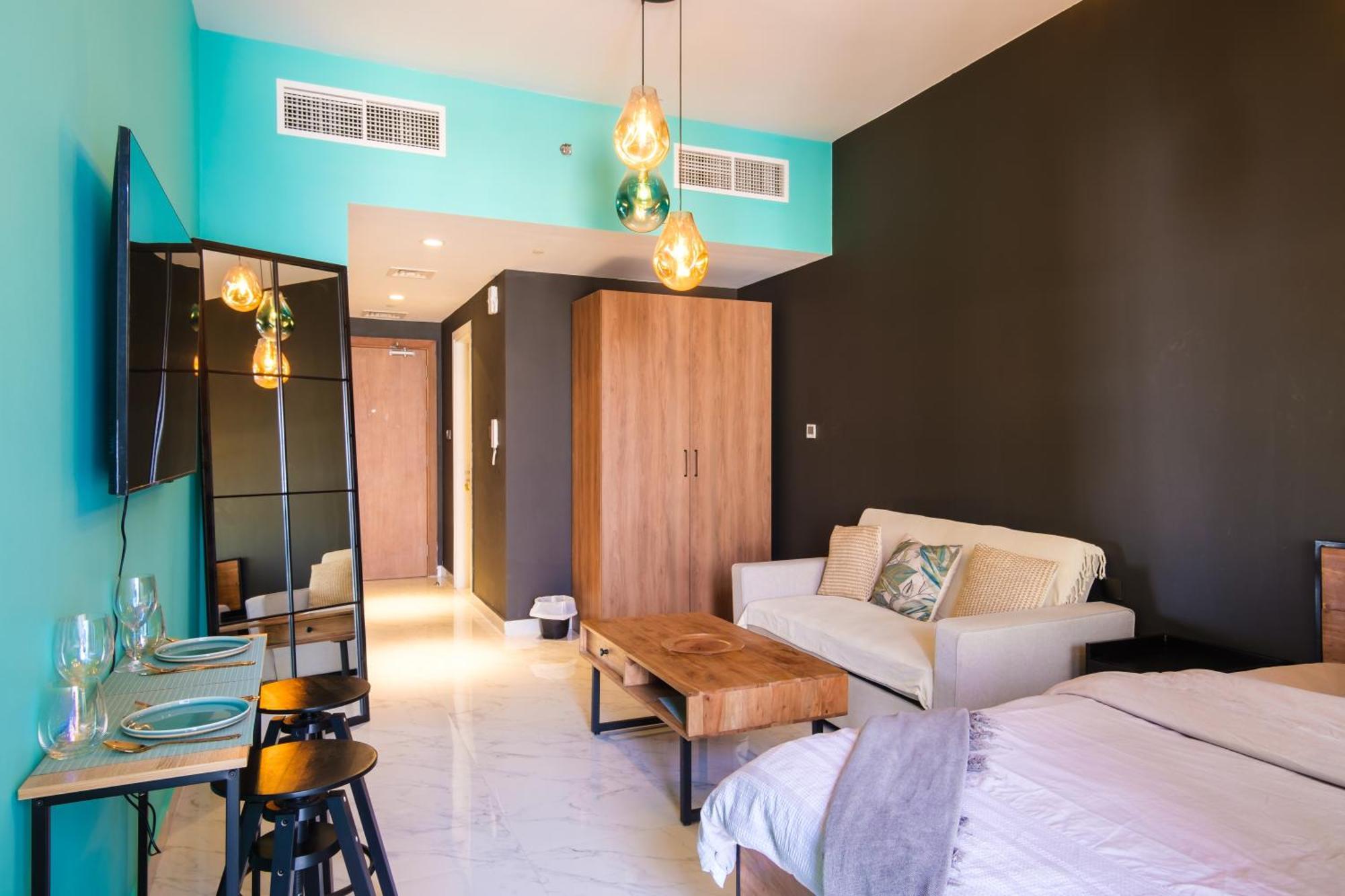 Апартаменты Industrial Chic Retreat Al Qurayyah Экстерьер фото